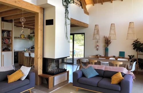Puy-Saint-Eusebe Ski Chalet | Contemporary chalet on the heights of Lake Serre-ponçon