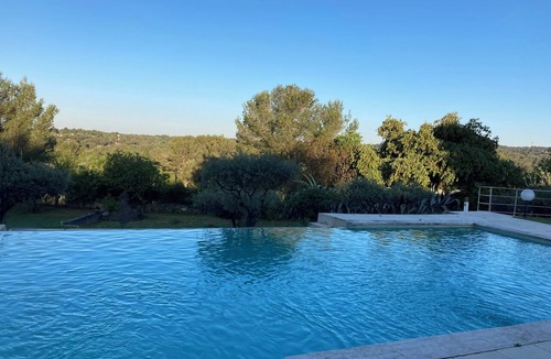 Les 3 Ponts House | Contemporary Villa