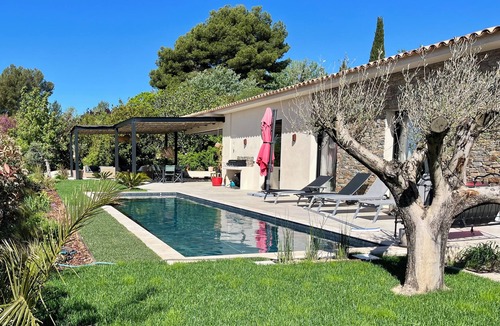 Eguilles Villa | Contemporary Villa with Unobstructed View & Pool
