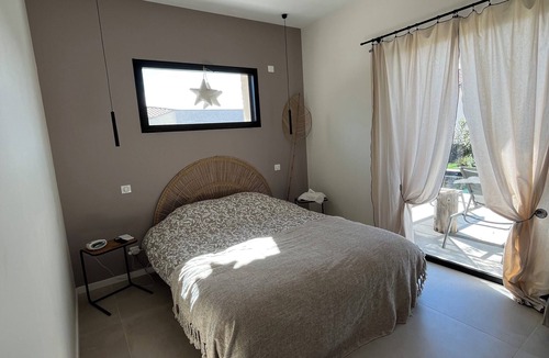 Eguilles Villa | Contemporary Villa with Unobstructed View & Pool