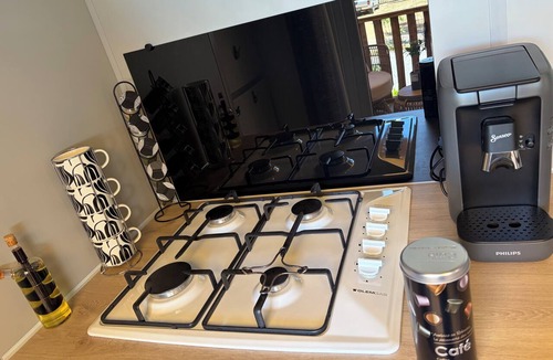 La Crau House | Cosy 3 bed mobile home, swimming pool