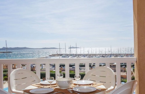 Six-Fours-les-Plages Apartment | Cosy apartment for 4 guests with pool, WIFI, TV and terrace