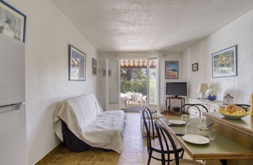 Les Lecques Apartment | Cosy apartment for 4 guests with WIFI, TV, terrace and parking
