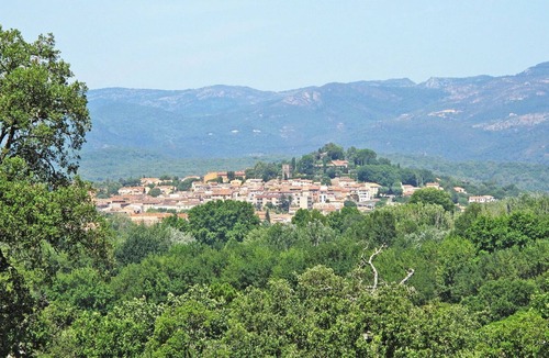 Port Cogolin Apartment | Cosy apartment for 4 guests with WIFI, A/C, TV, terrace, pets allowed and parking
