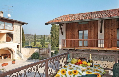 Cunettone-villa Apartment | Cosy apartment for 6 people with A/C, pool, WIFI, TV, balcony and pets allowed