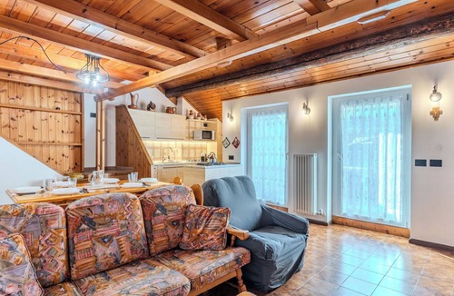 Ponte Arche Apartment | Cosy apartment for 5 guests with TV and patio