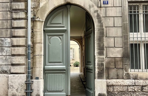 Avignon City Centre Apartment | Cosy apartment in the city center, near the train station! Pets allowed