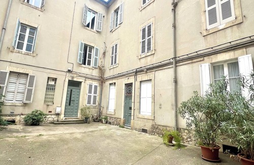 Avignon City Centre Apartment | Cosy apartment in the city center, near the train station! Pets allowed