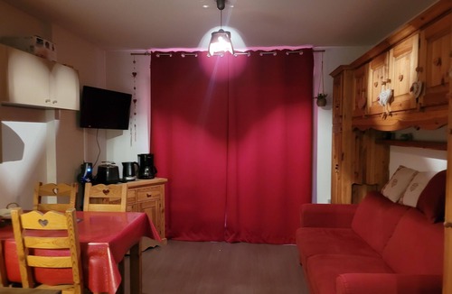 Selonnet Apartment | Cosy apartment, superb view at the foot of the slopes.