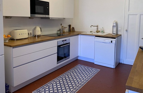 Baille Apartment | Cosy apartment with 50m2 terrace in town center.