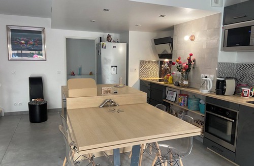 12th Arrondissement House | Cosy house between town and garden with roof top.