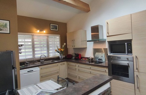 Carnoux-en-Provence Apartment | Cosy T2 with private garden 5 minutes from Cassis, the Calanques and the beaches