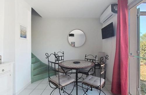 Saint-Saturnin-les-Avignon House | Cottage clim piscine