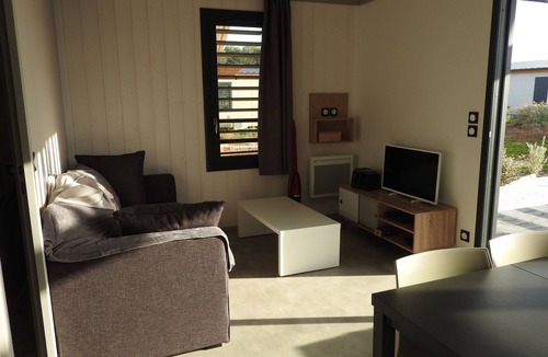 Pomerols Ski Chalet | Cottage in a secure residential park with swimming pool