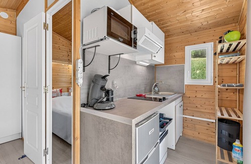 Les Sagnieres House | Cottage “Morgon” with Mountain View, Wi-Fi, and Air Conditioning