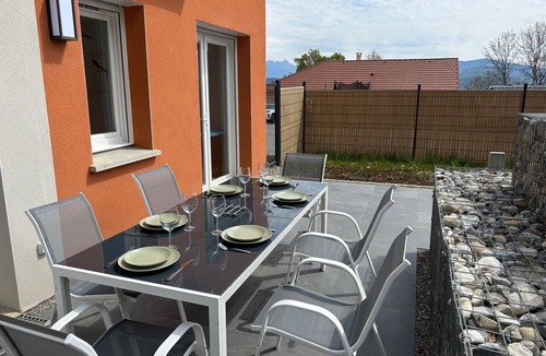 Pelleautier House | Country house 5 minutes from the lake.