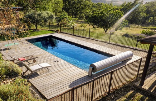 Bonnieux House | Country house with pool and views on the edge of the popular village of Bonnieux