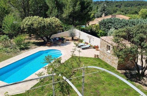 Eguilles Villa | Countryhouse with swimminpool in big, sunny gdn. for 6-9 pers near Aix en Pce