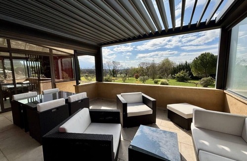 Pont Royal Villa | Countryside villa with swimming spa