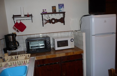 Vidauban Apartment | Cozy 2-bedroom apartment in peaceful Vidauban with AC