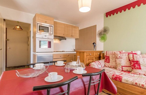 Briancon Apartment | Cozy 2-Room Apartment for 4-6, Near Prorel Cable Car, South-Facing Balcony, Ski Locker