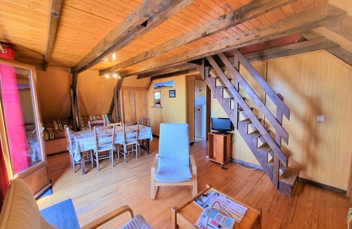 Saint-Michel-de-Chaillol Ski Chalet | Cozy 3-Bedroom Chalet with South-Facing Balcony, Pets Welcome, Sleeps 6