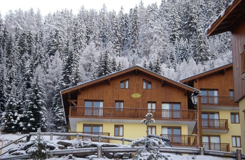Valfrejus Apartment | Cozy 3 rooms for 6, southwest balcony, 50m from slopes