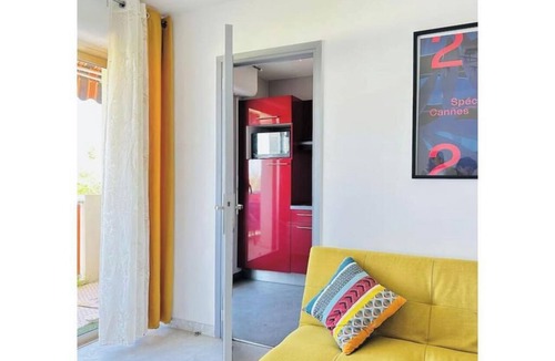 Antibes Apartment | Cozy, air-conditioned studio with a pool by RivaEvent