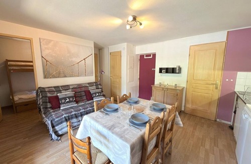 Montgenevre Apartment | Cozy apartment facing slopes - 4 guests