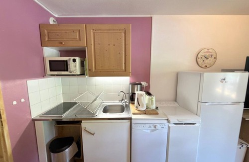 Montgenevre Apartment | Cozy apartment facing slopes - 4 guests