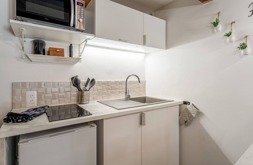 Beaucaire Apartment | Cozy Apartment in the Heart of Beaucaire – Sleeps 2 to 4