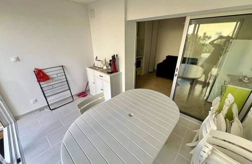Marseillan Apartment | Cozy Beachfront Apartment with Terrace, Private Parking, and Pet-Friendly!