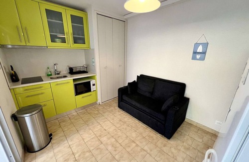 Marseillan Apartment | Cozy Beachfront Apartment with Terrace, Private Parking, and Pet-Friendly!
