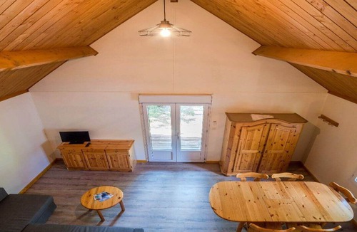 Meolans-Revel Ski Chalet | Cozy chalet for two, pets welcome