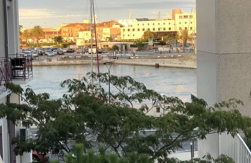 Sete Apartment | Cozy duplex apartment on the quays of Sète