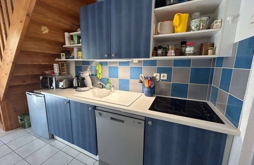 Saint-Pierre-la-Mer House | Cozy Beachside Maisonette: Terrace, Secure Pool, 7 Sleeps, Close to Amenities