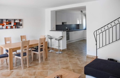 Aigues-Mortes House | Cozy home in Aigues-Mortes with house sea view