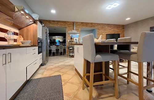 Cabannes House | Cozy home in Cabannes with private swimming pool, can be inside or outside