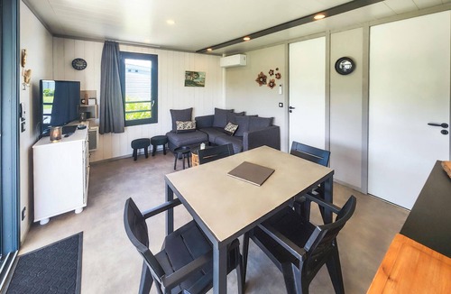 Olonzac House | Cozy home in Olonzac with heated swimming pool