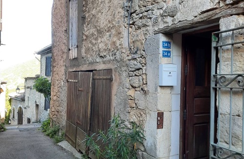 Auribeau Apartment | Cozy one-bedroom apartment in the heart of the Luberon