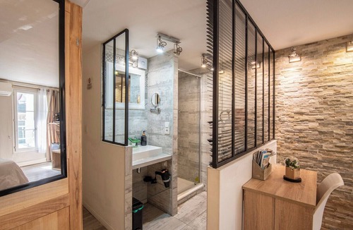 Les Grands Carmes Apartment | Cozy room near the Old Port and train station