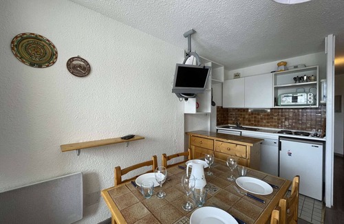 Montgenevre Apartment | Cozy Studio for 4 in Montgenèvre with Balcony, Parking, and Mountain View