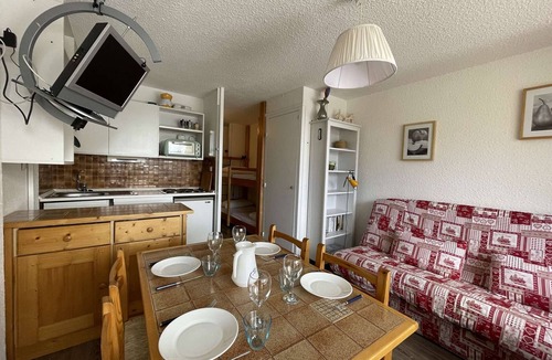 Montgenevre Apartment | Cozy Studio for 4 in Montgenèvre with Balcony, Parking, and Mountain View