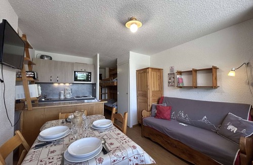Montgenevre Apartment | Cozy Studio with Balcony, Near Slopes, Sleeps 4, Montgenèvre