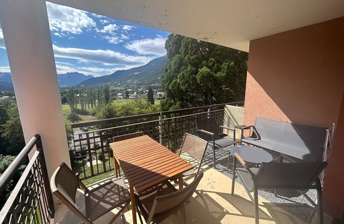 Jausiers Apartment | Cozy studio with terrace, pool access & pets allowed in Jausiers
