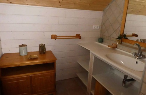 Reallon Ski Chalet | Crocus Chalet - Chalets for 12 People