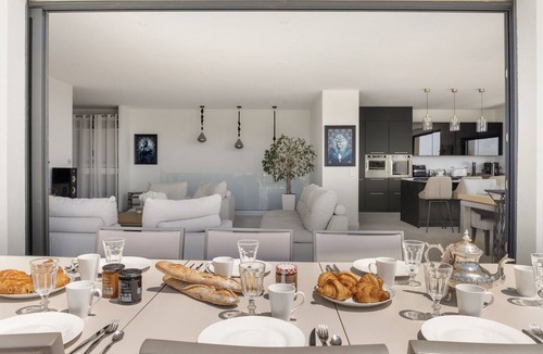 Tourrettes-sur-Loup Villa | Dar Nora – Sea view villa with pool