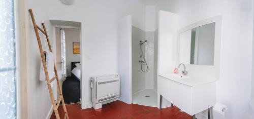 Faubourg Apartment | Demeure & Confort by Les Demeures de Rachel
