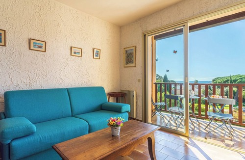 Cavaliere Apartment | Des Moulins by Interhome