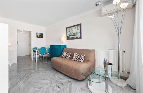 Roquebrune-Cap-Martin Apartment | Deux pièces front de mer avec parking